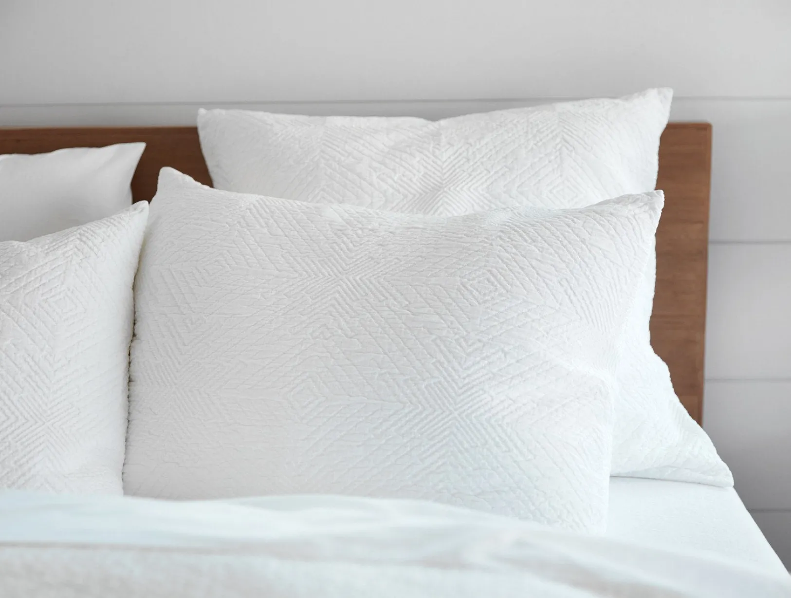 Sale Coyuchi Avila Organic Matelasse Blanket