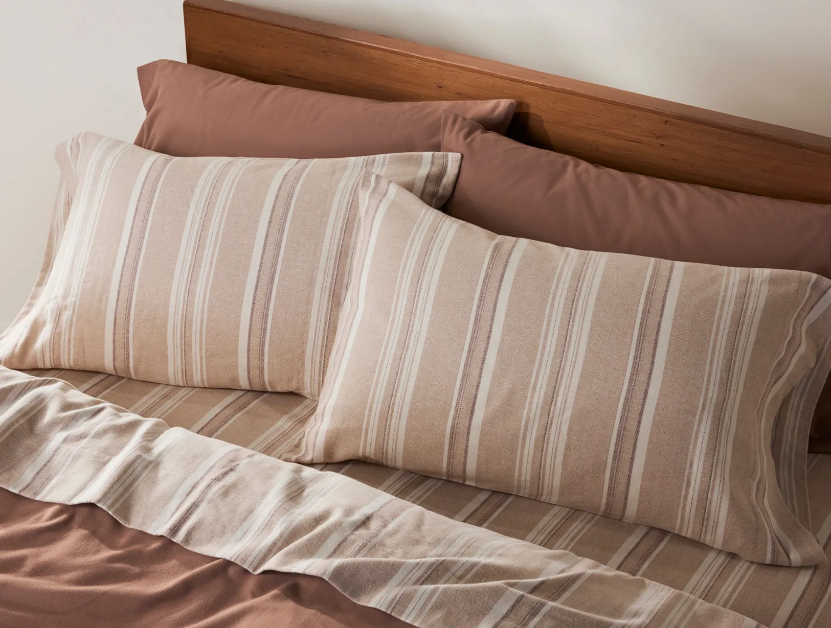 Clearance Coyuchi Cloud Brushed™ Organic Flannel Sheet Set