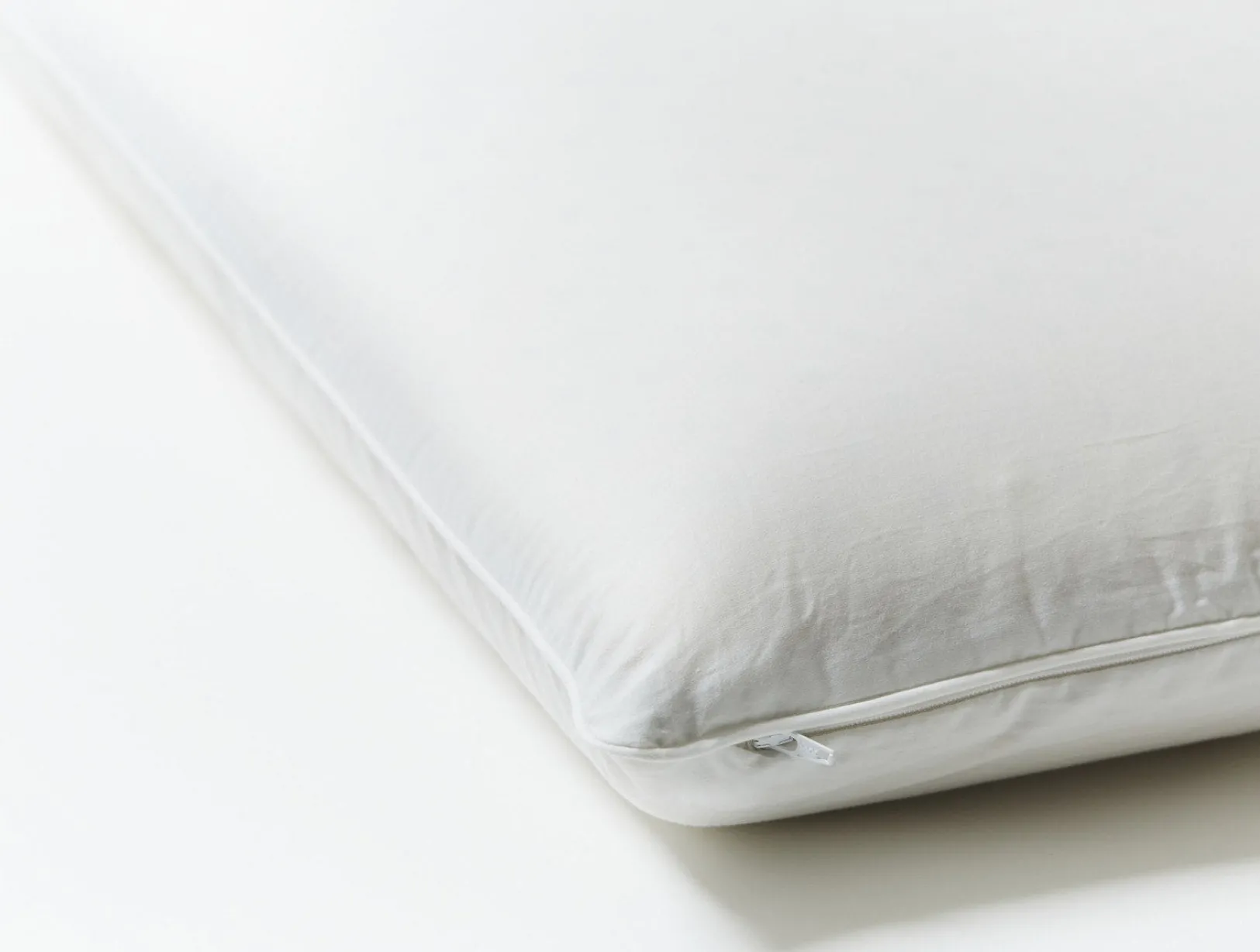 New Coyuchi Organic Latex Molded Pillow Alpine White
